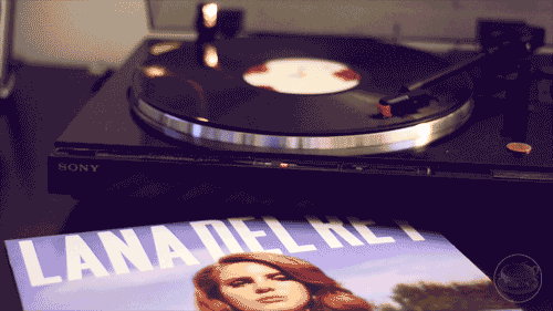 Lana Del Rey spinning vinyl