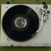 Changing vinyls on Technics SL-D3
