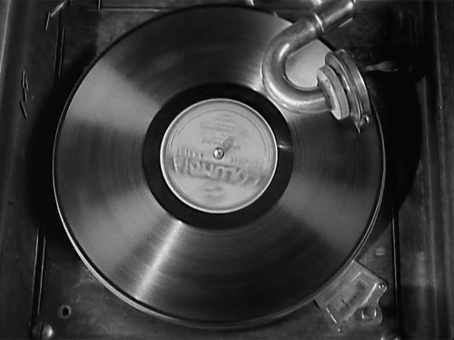 Fast spinning phonograph