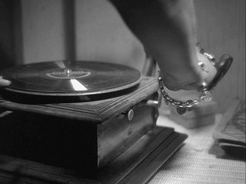 Winding up phonograph